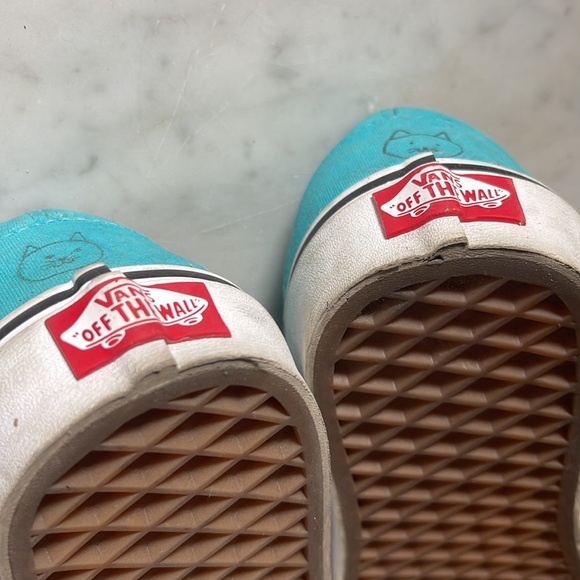 Custom made vans - Picture 3 of 5